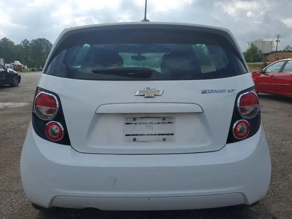2016 CHEVROLET SONIC LT  