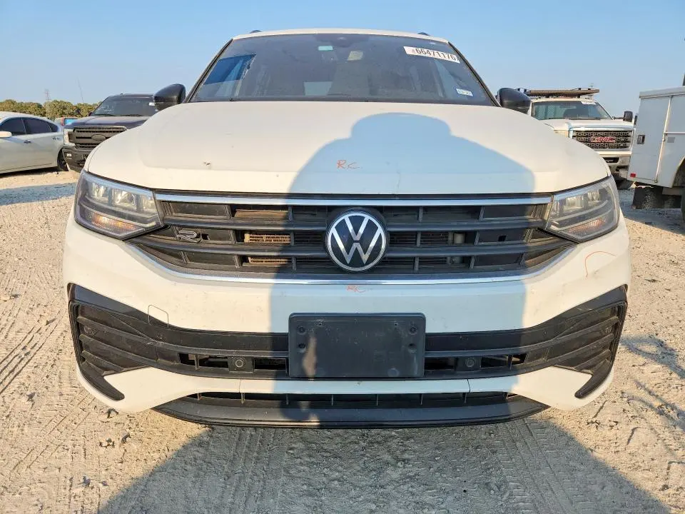 2022 VOLKSWAGEN TIGUAN SE R-LINE BLACK  