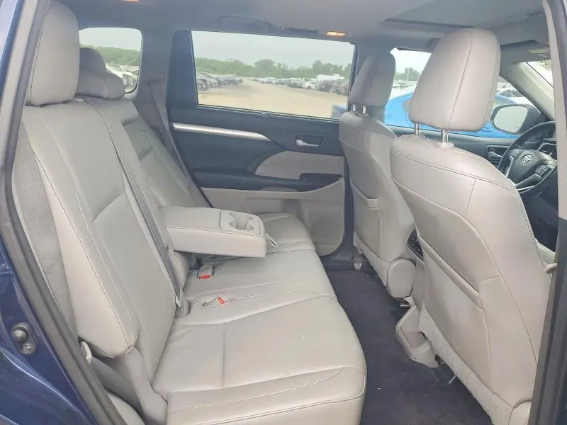 2015 TOYOTA HIGHLANDER XLE  