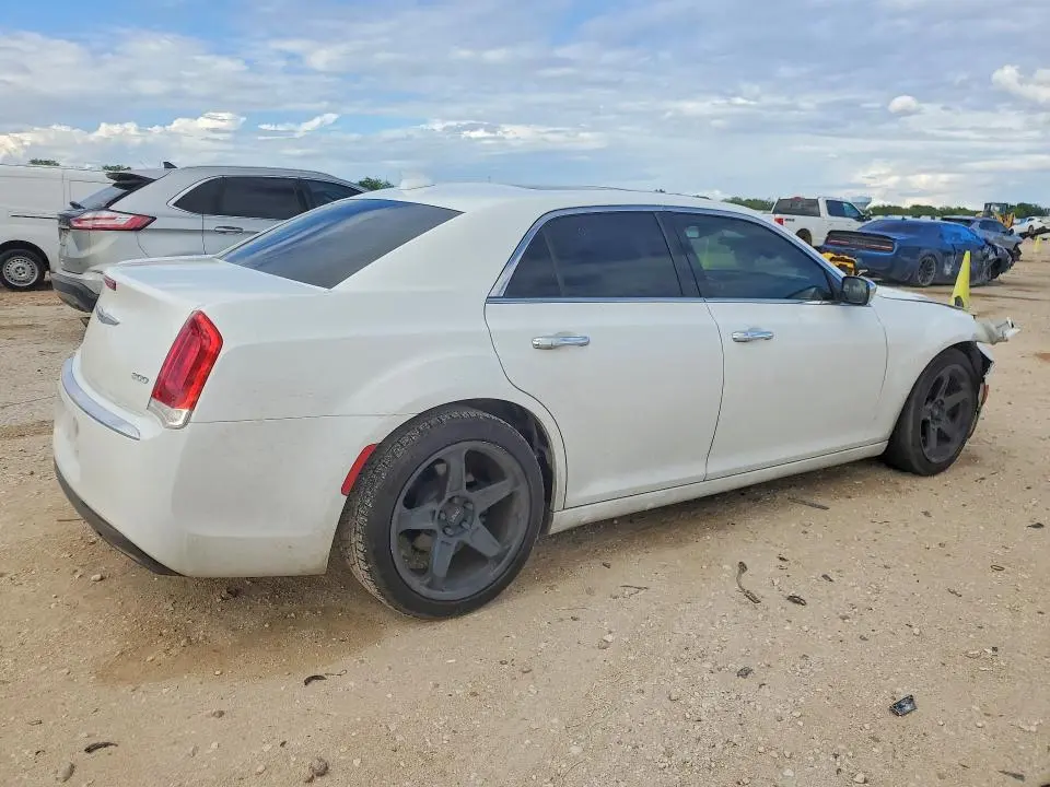 2020 CHRYSLER 300 LIMITED  