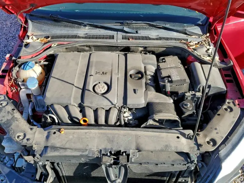 2011 VOLKSWAGEN JETTA SE  