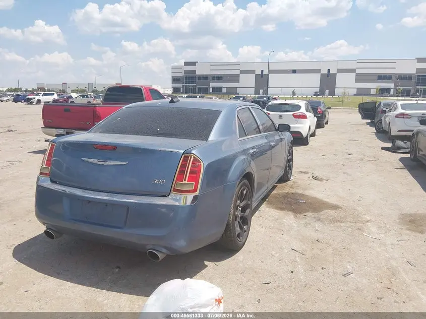 2011 CHRYSLER 300C  