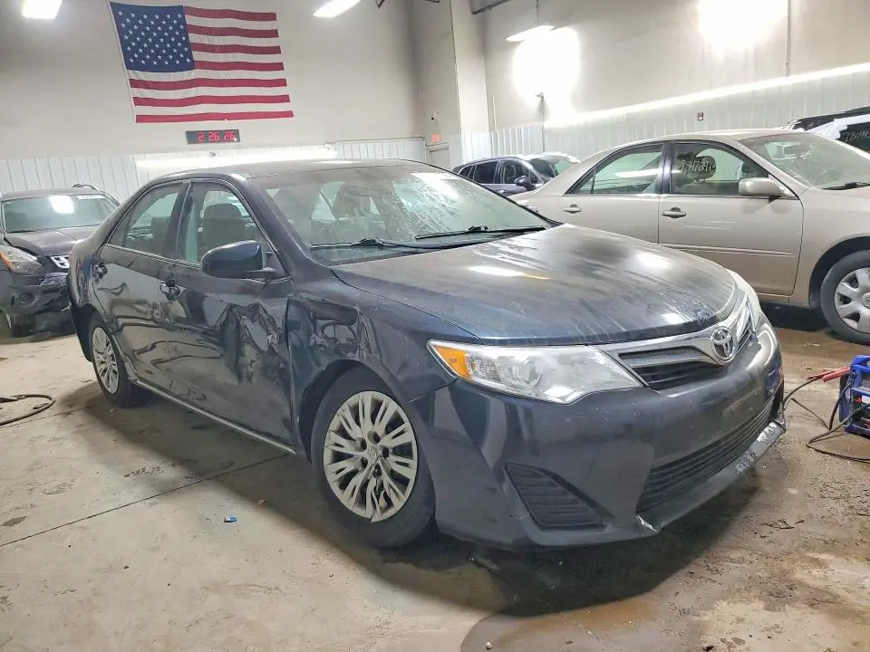 2014 TOYOTA CAMRY LE  