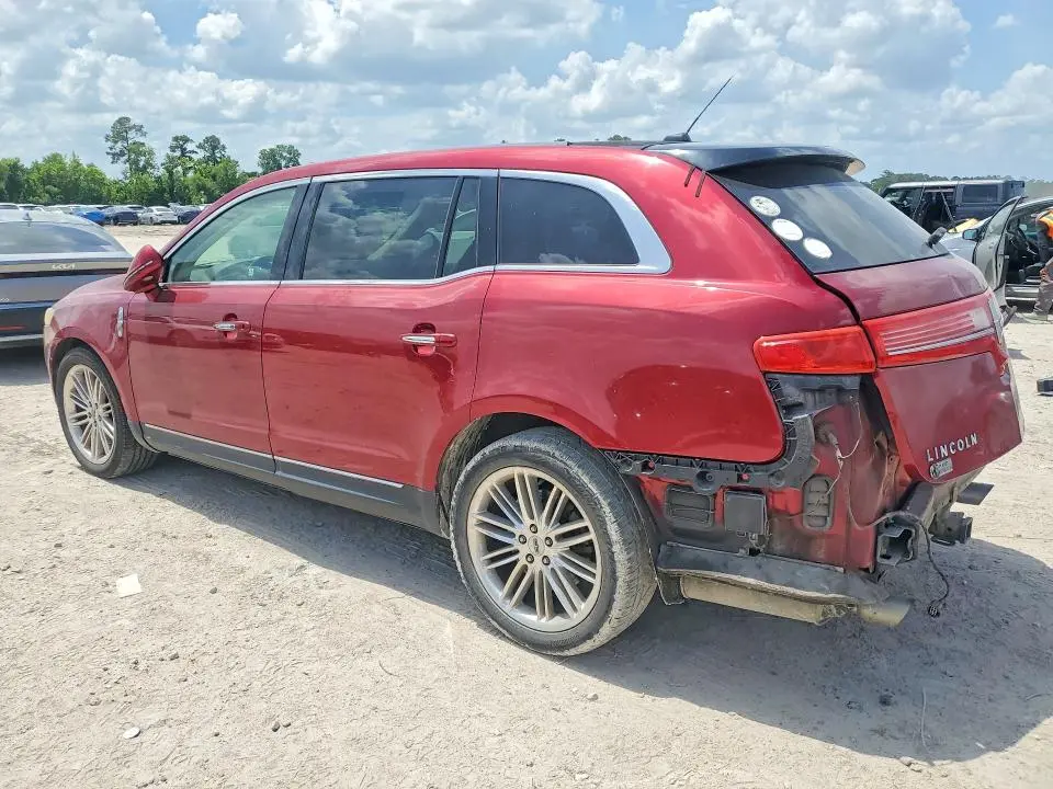 2014 LINCOLN MKT   
