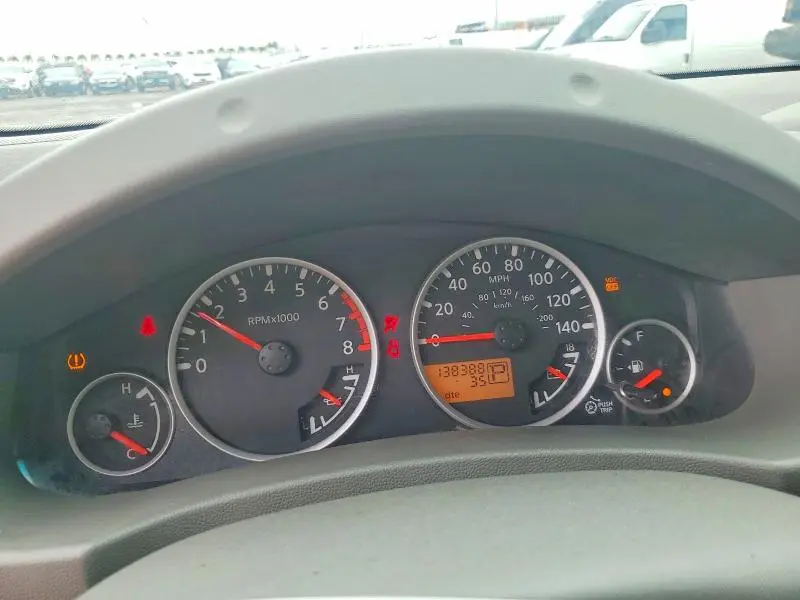 2010 NISSAN FRONTIER SE V6  