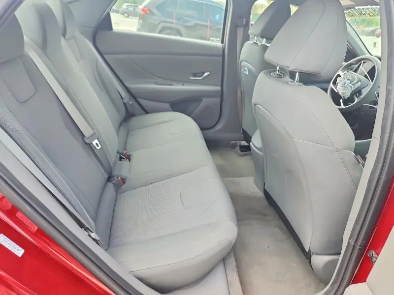 2023 HYUNDAI ELANTRA SE  