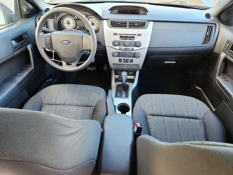 2011 FORD FOCUS SE  