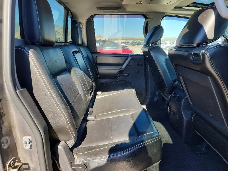 2014 NISSAN TITAN SV  