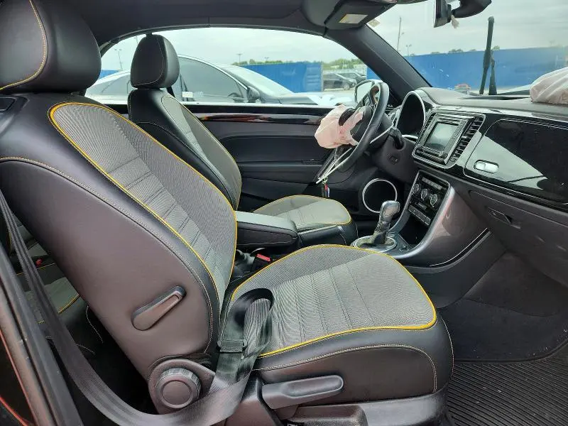 2017 VOLKSWAGEN BEETLE DUNE  