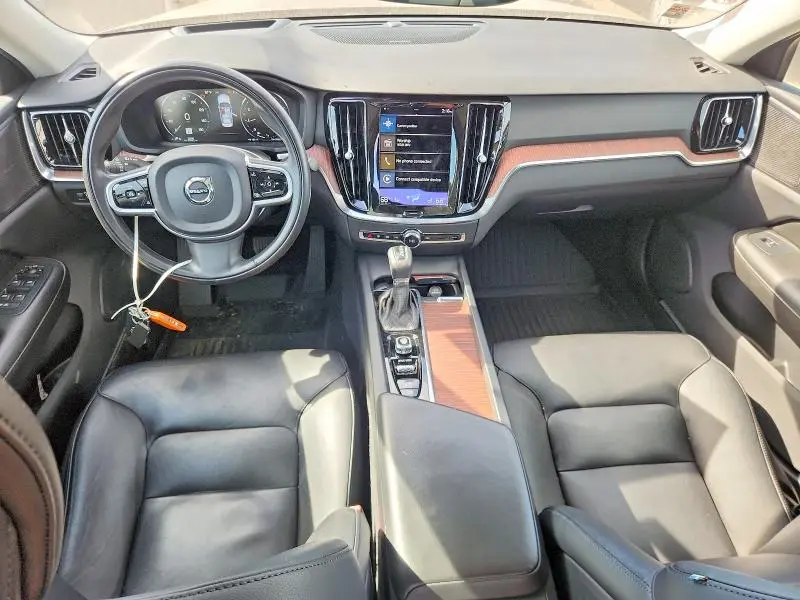 2021 VOLVO S60 T5 MOMENTUM  