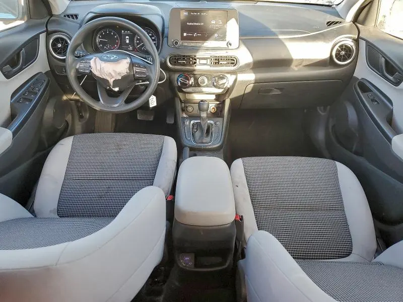 2023 HYUNDAI KONA SE  