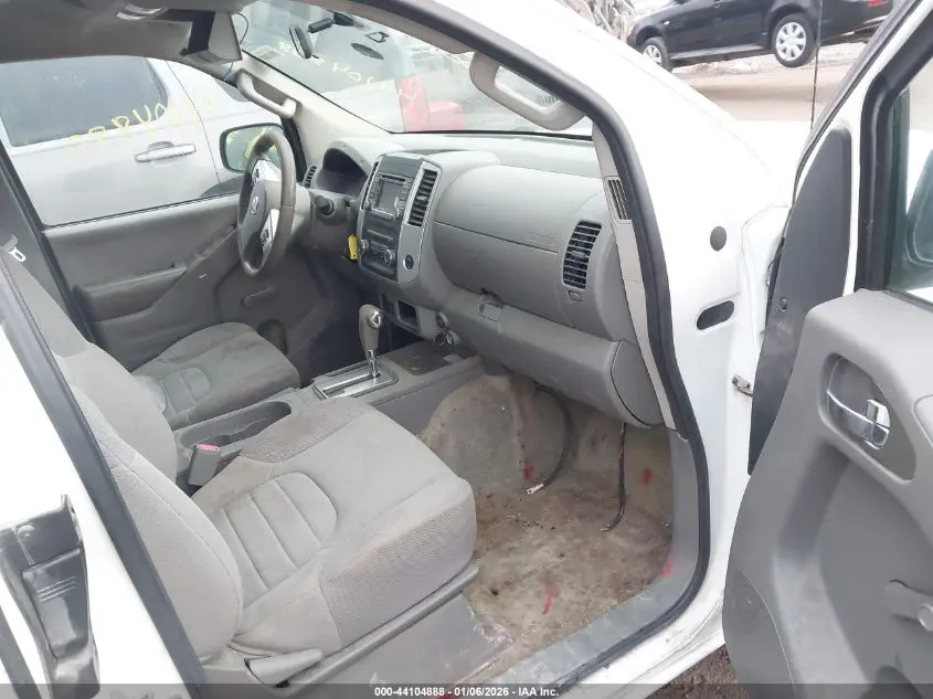 2017 NISSAN FRONTIER S