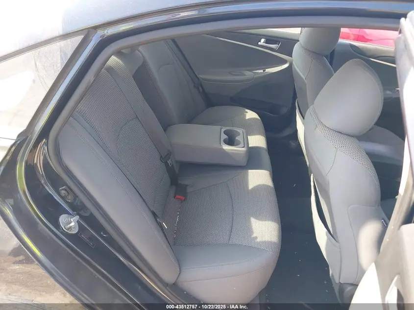 2012 HYUNDAI SONATA GLS