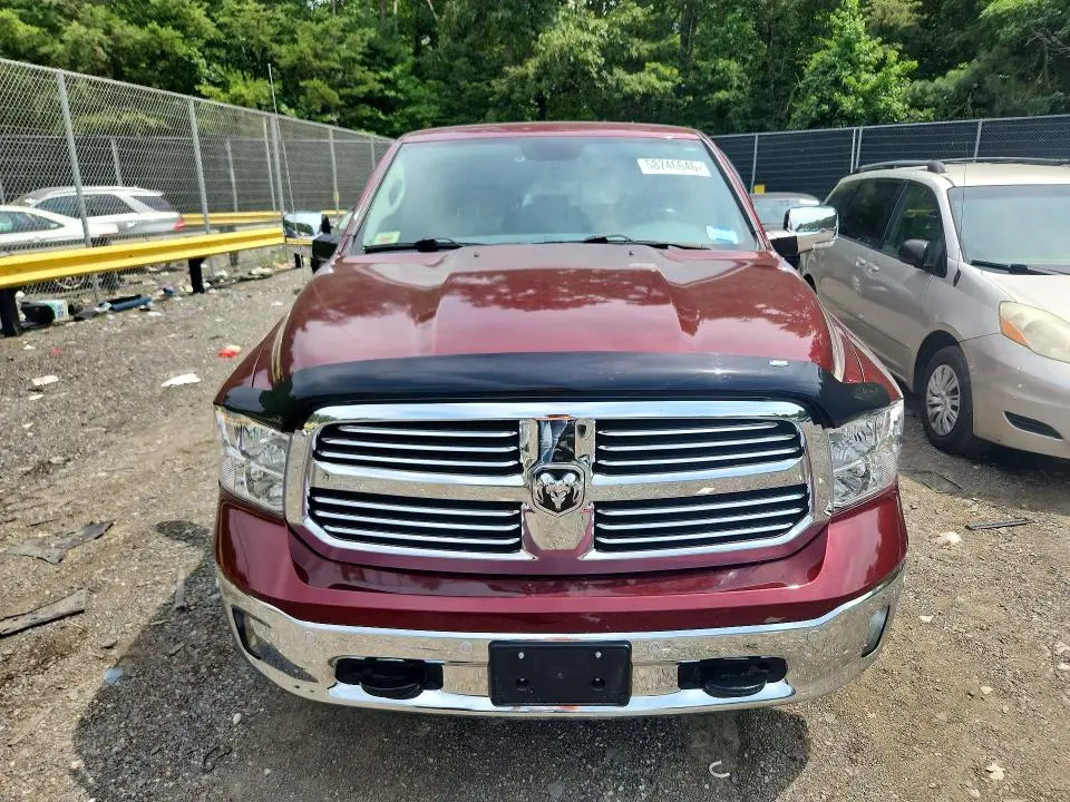 2016 RAM 1500 SLT  