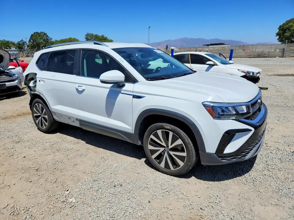 2022 VOLKSWAGEN TAOS SE  