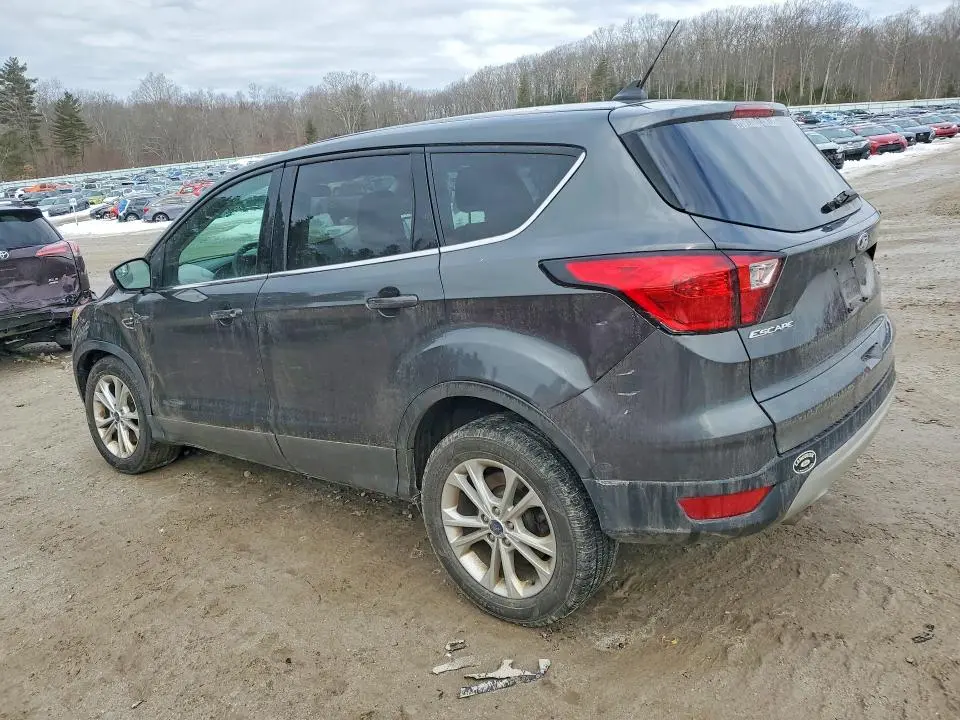 2019 FORD ESCAPE SE  