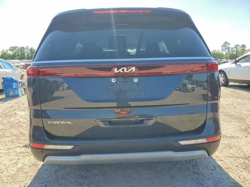 2023 KIA CARNIVAL LX  