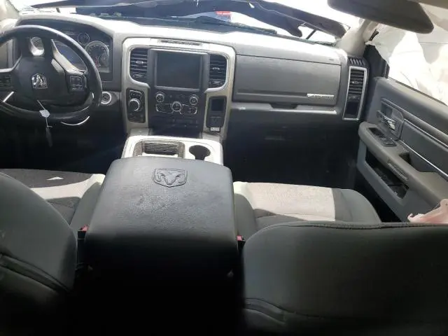2016 RAM 1500 SLT  