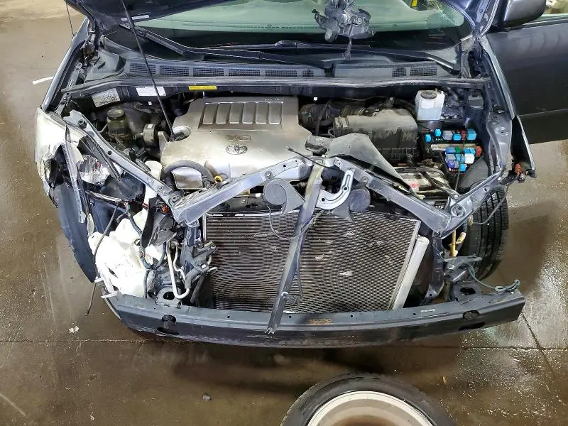 2010 TOYOTA SIENNA XLE  