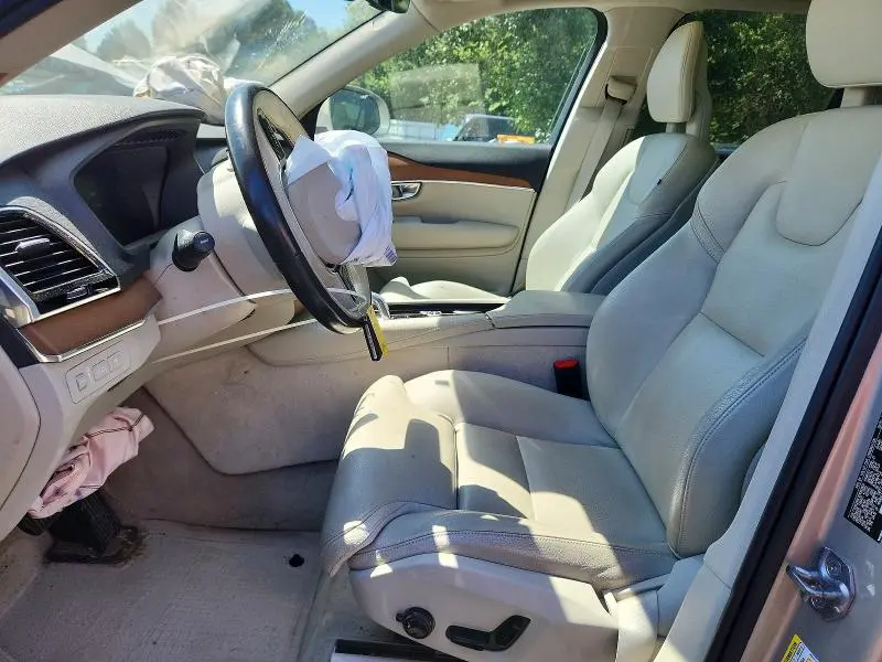 2016 VOLVO XC90 T8  
