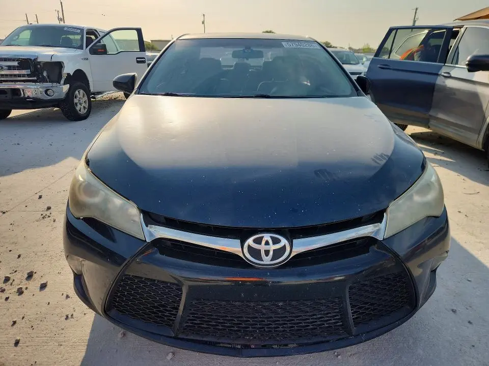 2017 TOYOTA CAMRY SE  