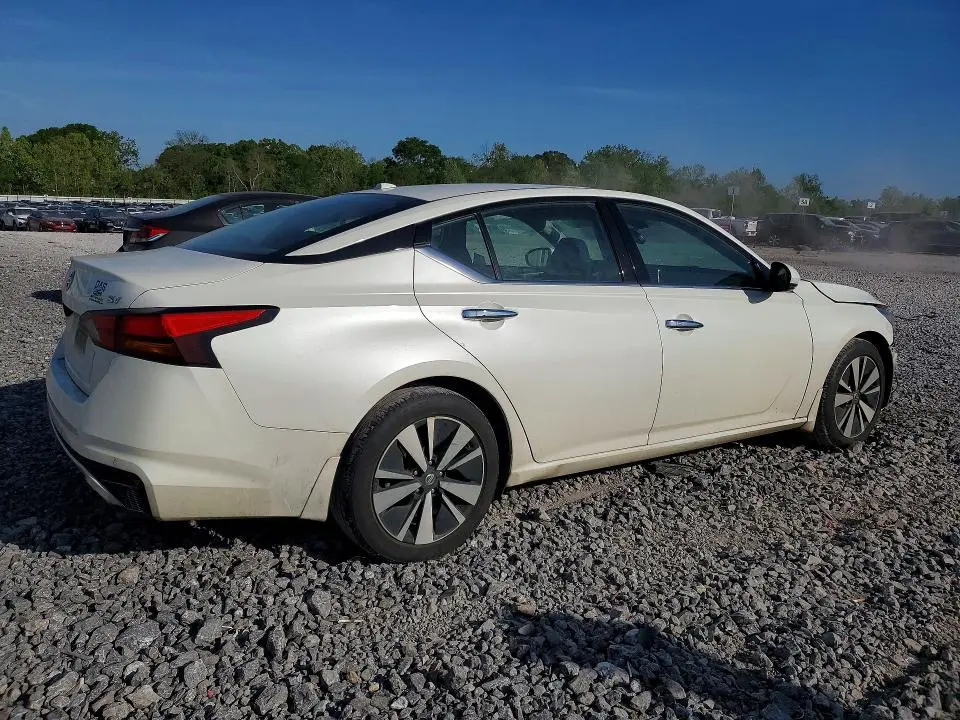 2019 NISSAN ALTIMA SV  