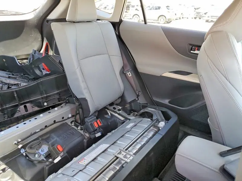 2024 TOYOTA VENZA LIMITED  