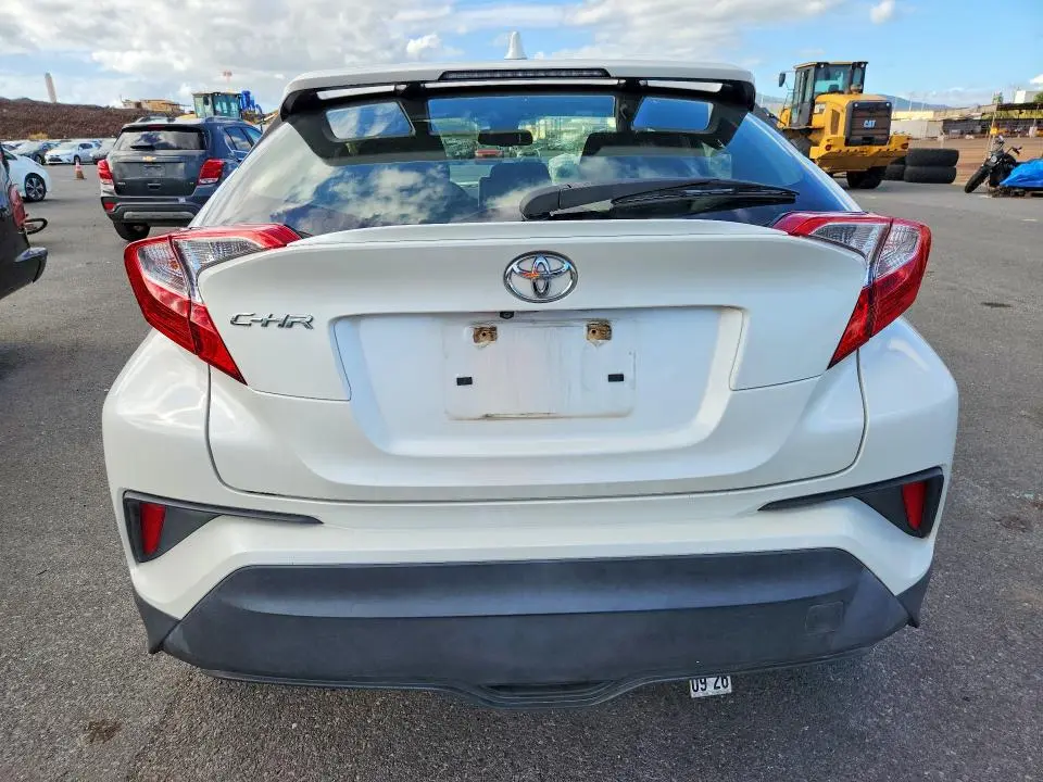 2019 TOYOTA C-HR LE  