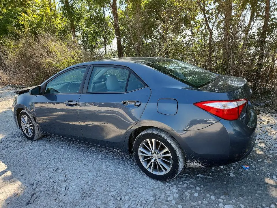 2015 TOYOTA COROLLA LE PLUS  