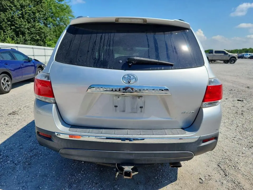 2011 TOYOTA HIGHLANDER BASE  