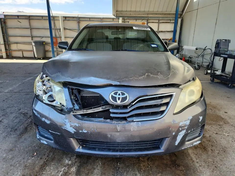 2011 TOYOTA CAMRY LE  