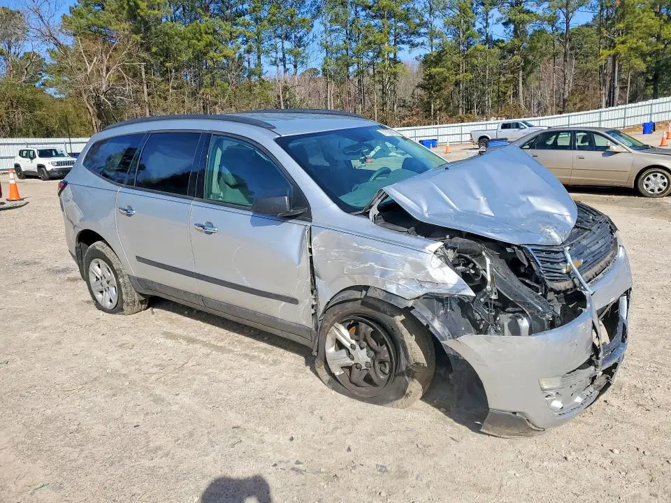 2016 CHEVROLET TRAVERSE LS  