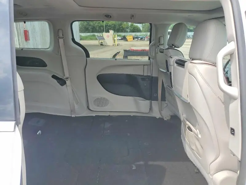2017 CHRYSLER PACIFICA LIMITED  