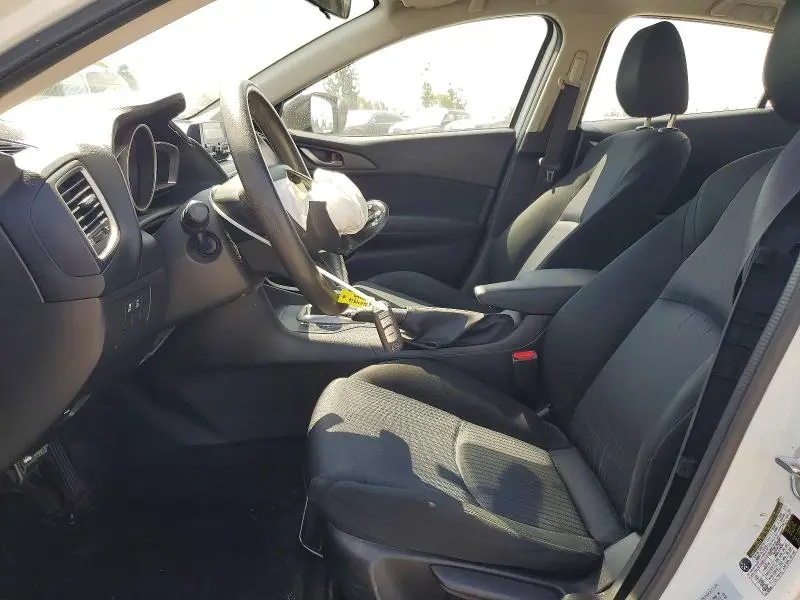 2015 MAZDA 3 SV  