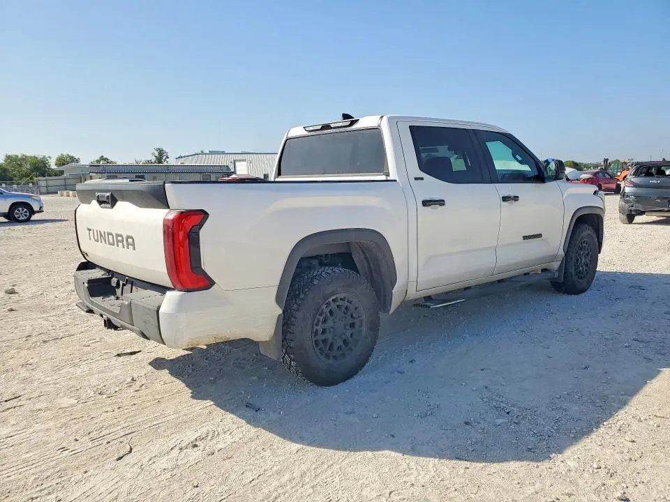 2025 TOYOTA TUNDRA SR5  