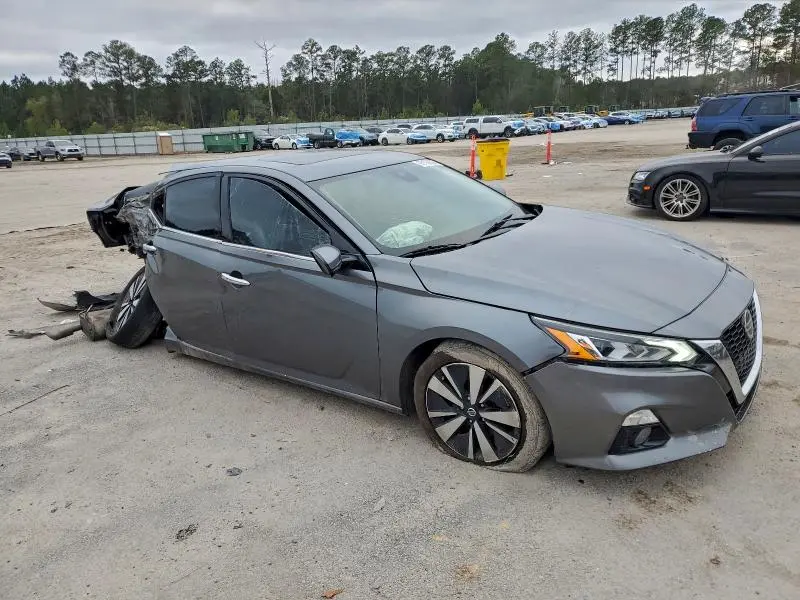 2020 NISSAN ALTIMA SV  