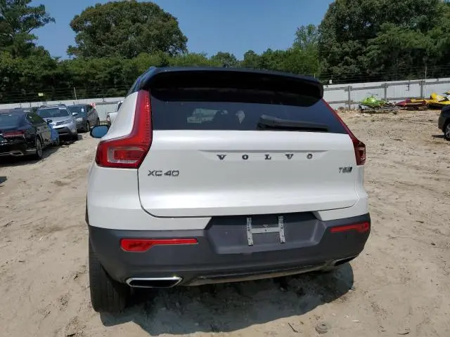 2019 VOLVO XC40 T5 R-DESIGN  