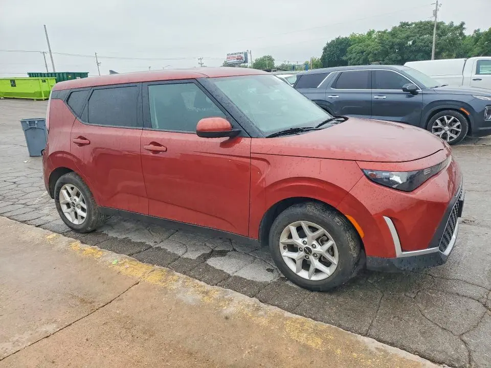 2024 KIA SOUL LX  