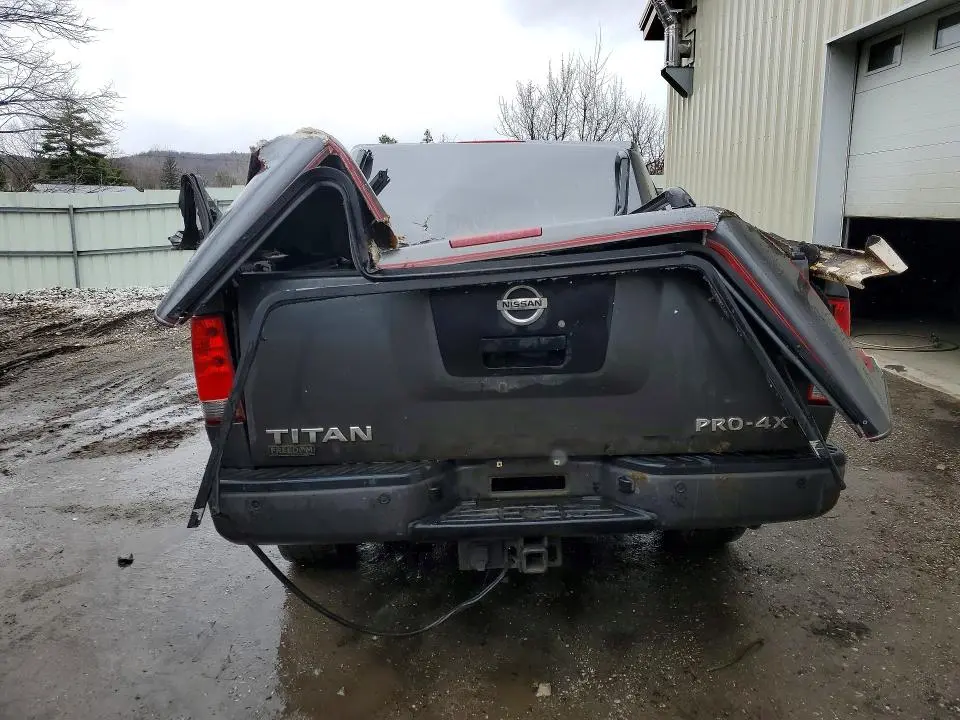 2011 NISSAN TITAN SV  