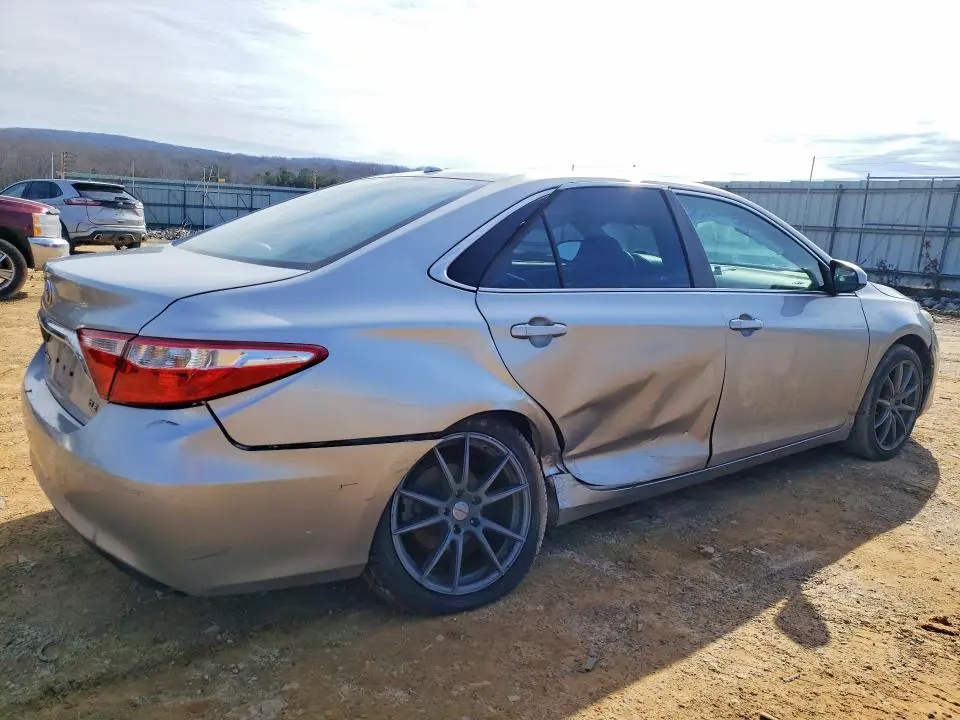 2015 TOYOTA CAMRY LE  