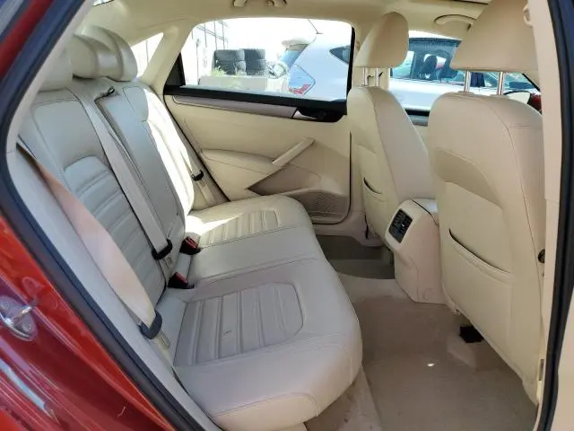 2015 VOLKSWAGEN PASSAT SE  