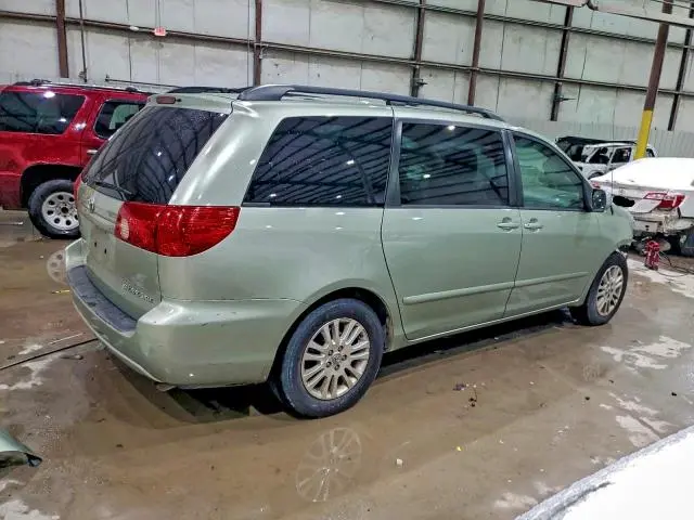 2010 TOYOTA SIENNA XLE  
