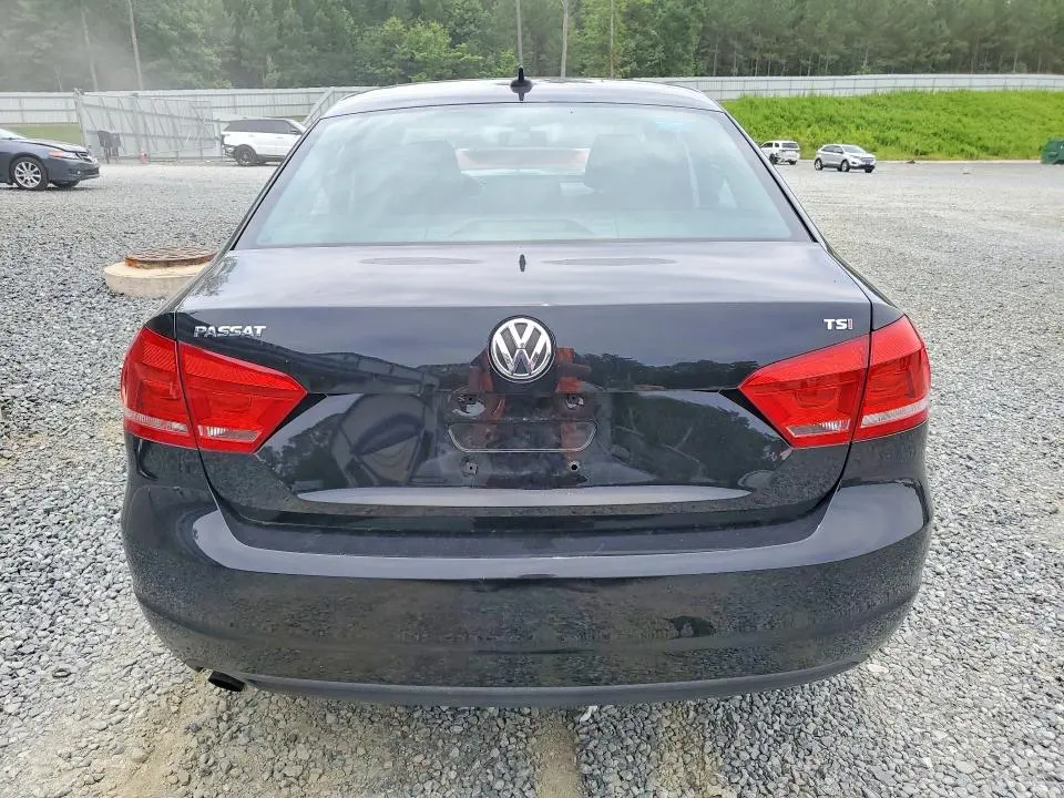 2015 VOLKSWAGEN PASSAT S  