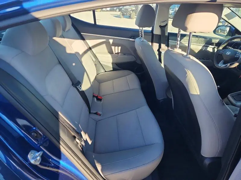 2020 HYUNDAI ELANTRA SEL  