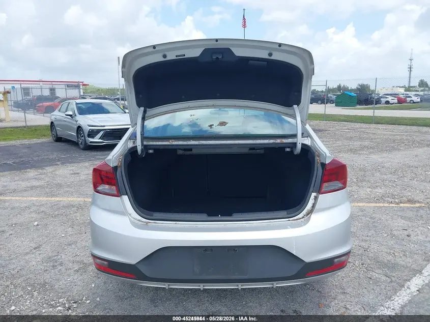 2019 HYUNDAI ELANTRA SE