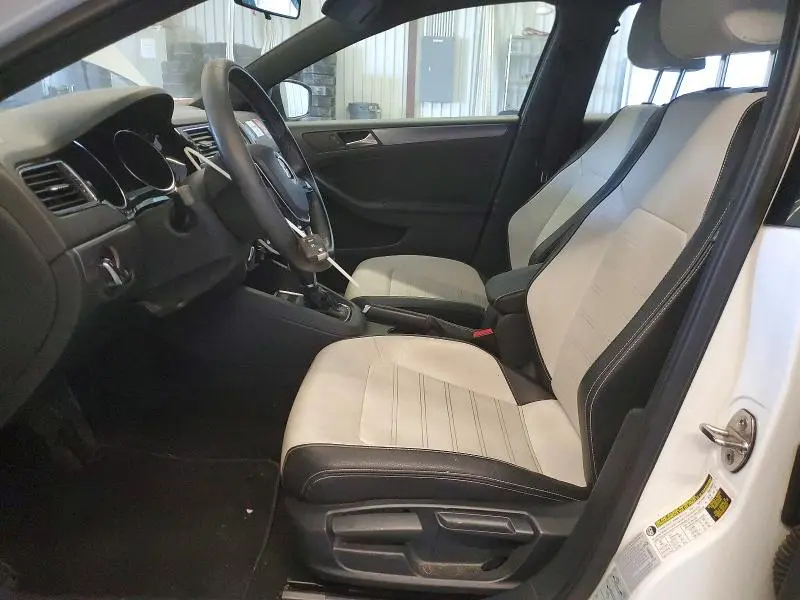 2016 VOLKSWAGEN JETTA SPORT  