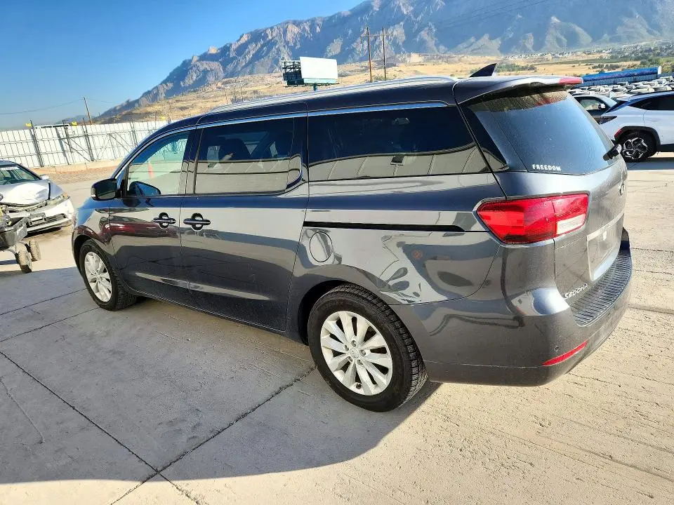 2017 KIA SEDONA EX  
