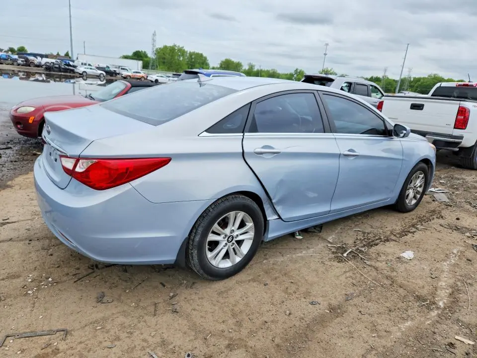 2013 HYUNDAI SONATA GLS  