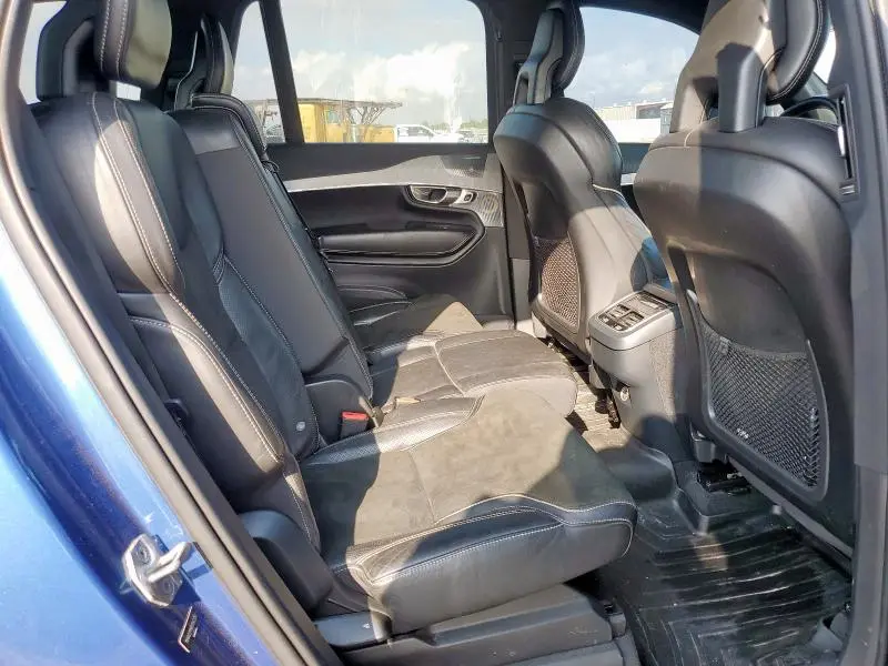 2016 VOLVO XC90 T6  