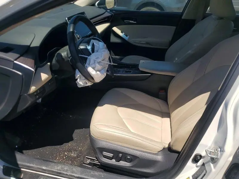 2022 TOYOTA AVALON XLE  
